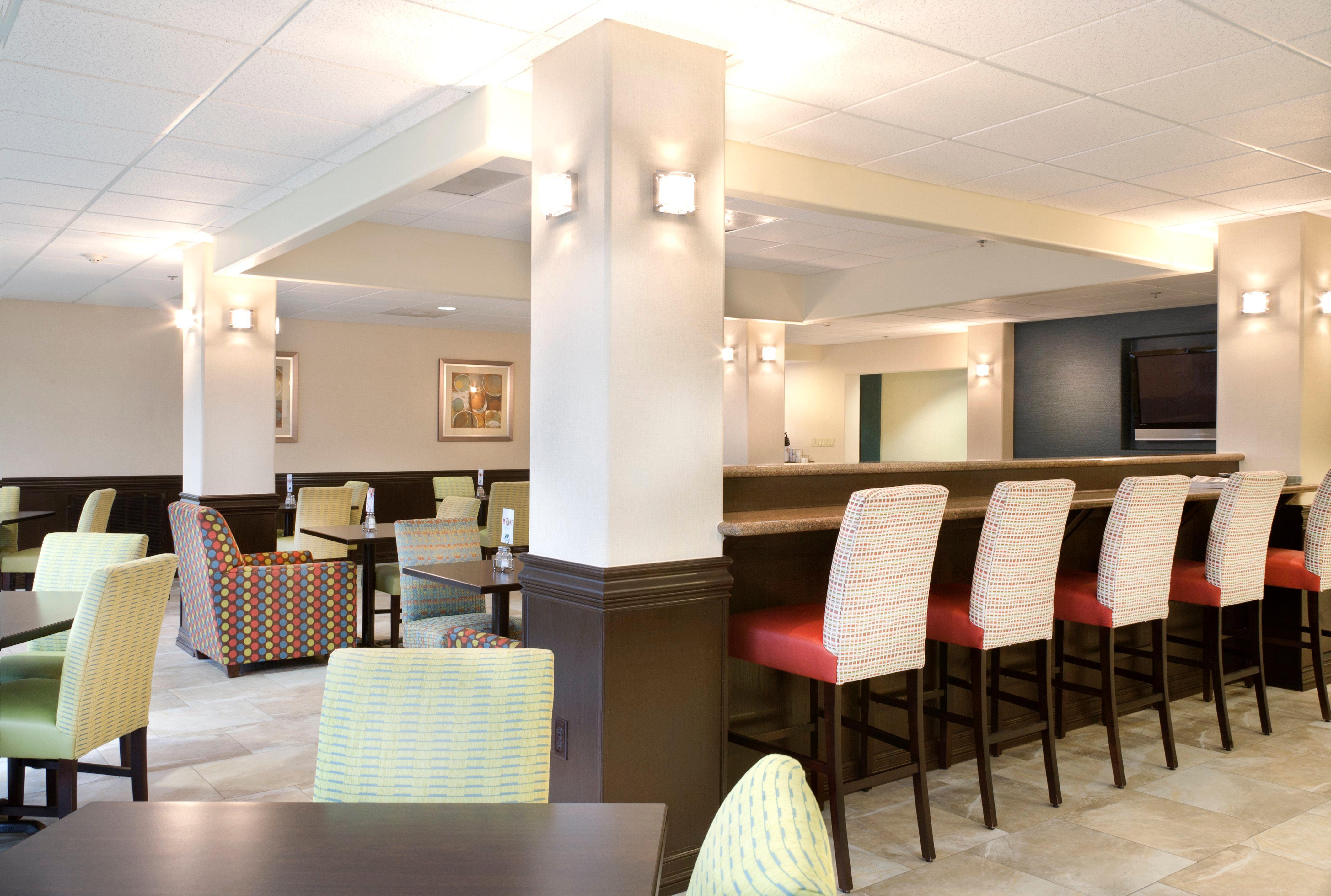 Holiday Inn Express Hotel And Suites Brownsville By Ihg Exterior photo