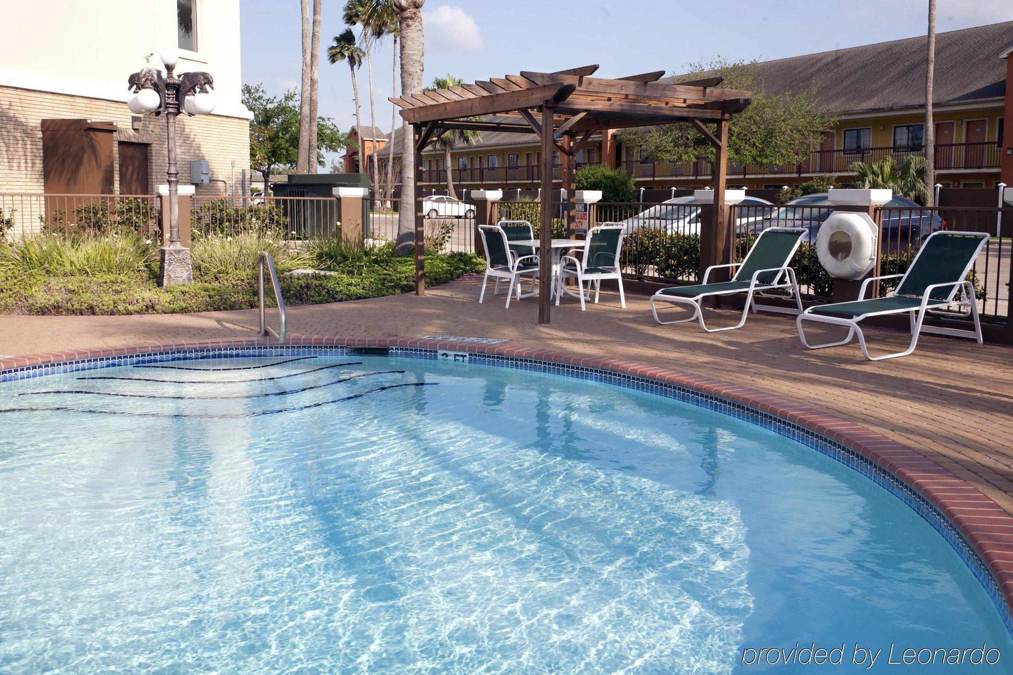 Holiday Inn Express Hotel And Suites Brownsville By Ihg Exterior photo