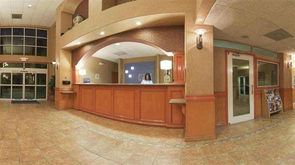 Holiday Inn Express Hotel And Suites Brownsville By Ihg Exterior photo
